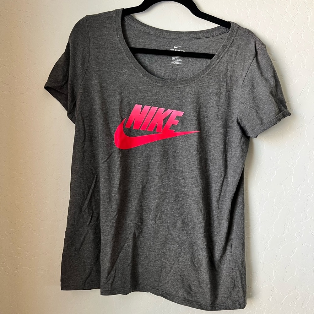 5/$25 Nike Women’s Tee